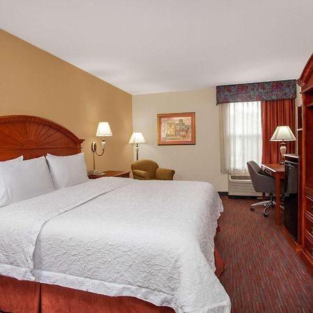 Ramada By Wyndham Orlando Florida Mall Hotel Bagian luar foto