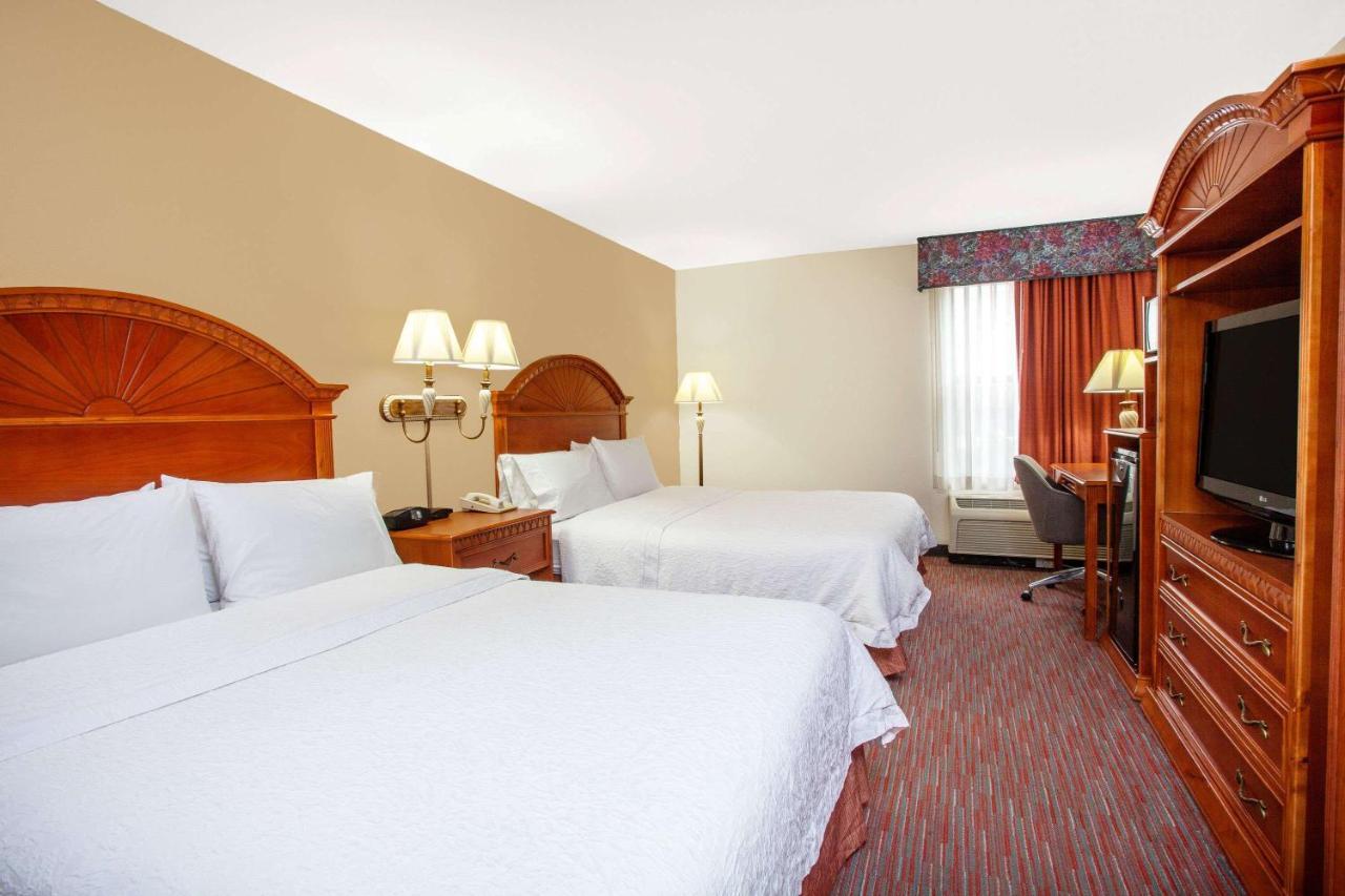 Ramada By Wyndham Orlando Florida Mall Hotel Bagian luar foto