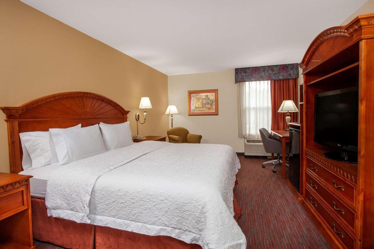 Ramada By Wyndham Orlando Florida Mall Bagian luar foto