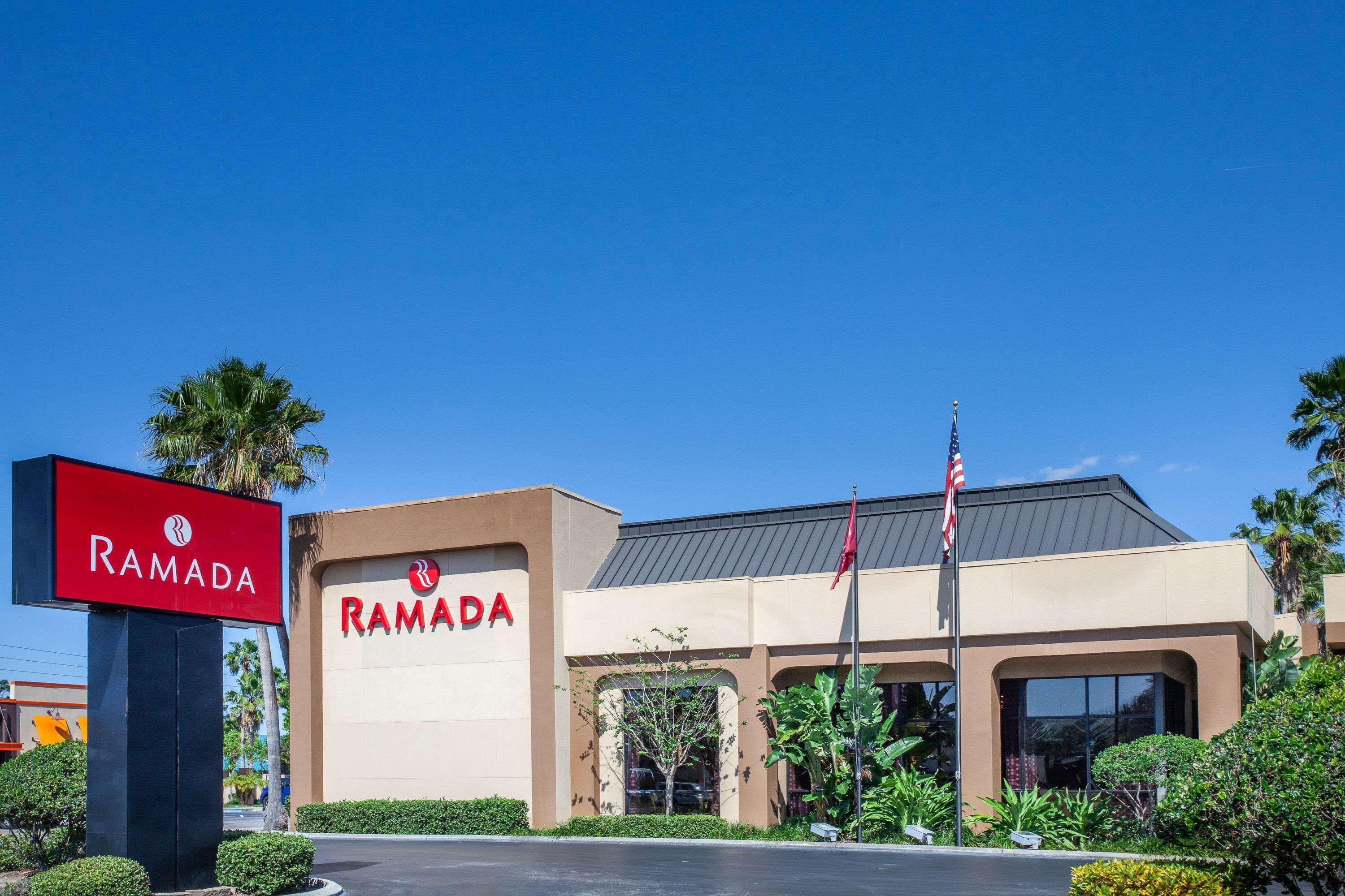 Ramada By Wyndham Orlando Florida Mall Hotel Bagian luar foto